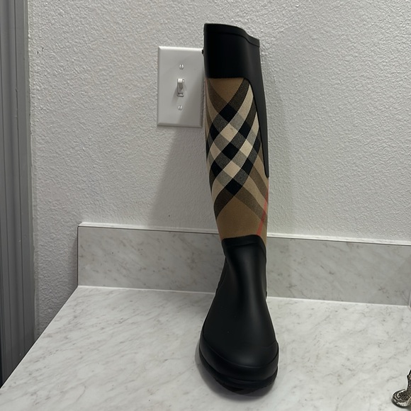 Burberry Rain Boots - Picture 3 of 4